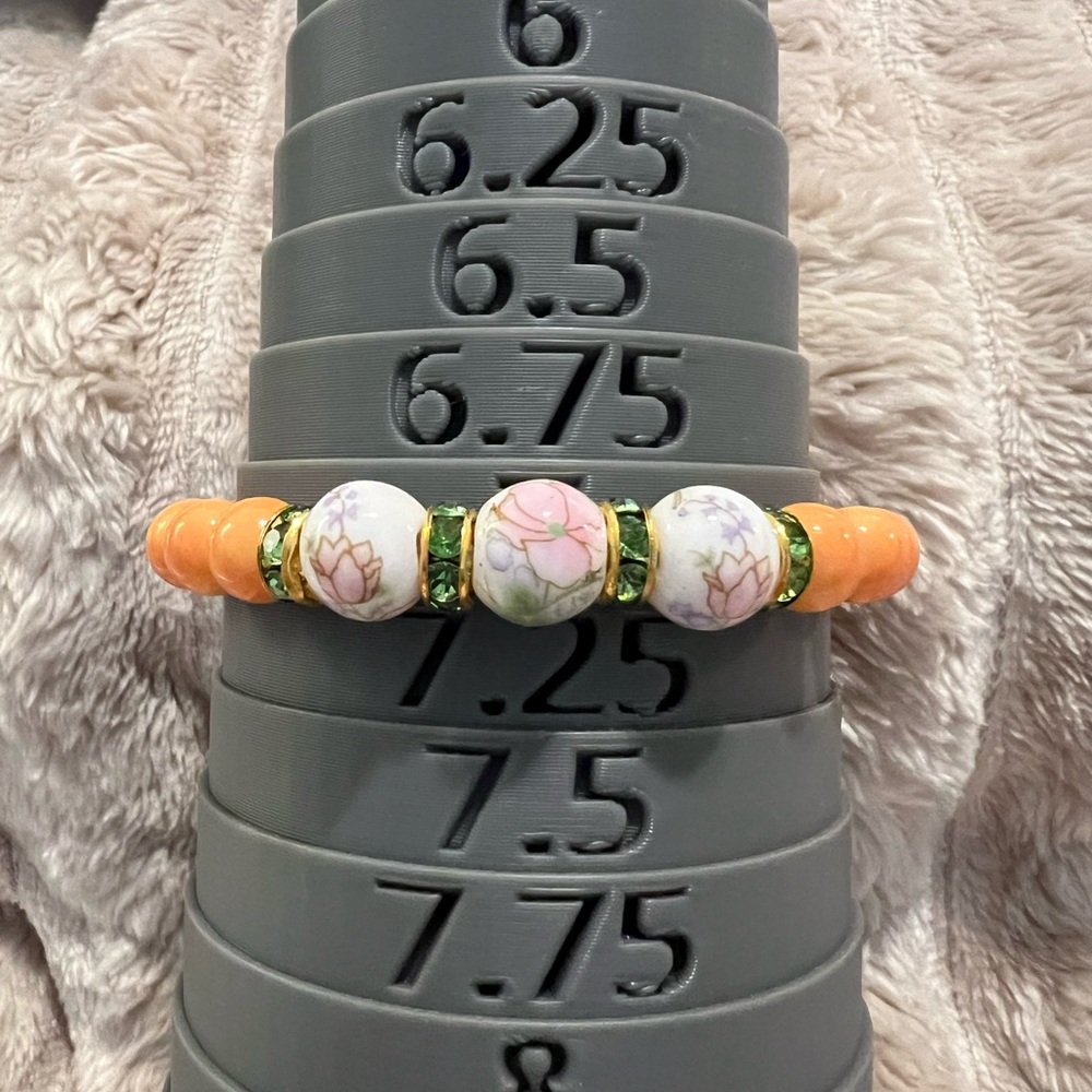 Peach Glass Beaded Bracelet with Floral Accent Beads and Green Crystals NWOT - Picture 5 of 6
